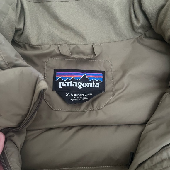 Patagonia Women's Khaki Puffer Jacket - Picture 2 of 6